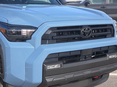 New 2026 Toyota 4Runner SR5 image 7