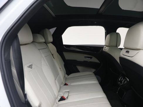 Certified 2023 Bentley Bentayga image 25