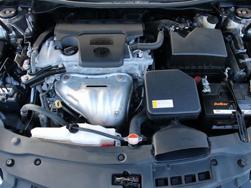 Used 2016 Toyota Camry XLE image 14