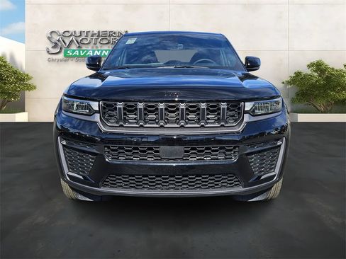 New 2026 Jeep Grand Cherokee Altitude RWD image 8