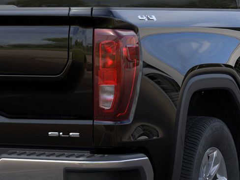 New 2026 GMC Sierra 1500 SLE image 6