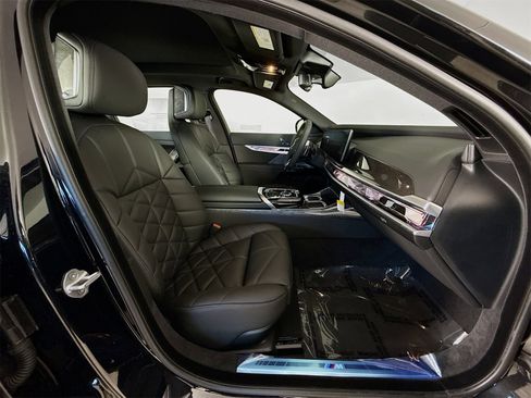 New 2026 BMW 740i w/ Premium Package image 30