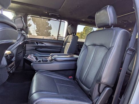 Used 2023 Jeep Grand Wagoneer L Series II image 22