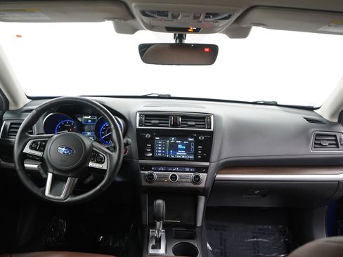 Used 2017 Subaru Outback 3.6R Touring image 12