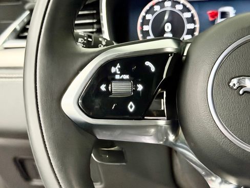 Used 2024 Jaguar F-PACE R-Dynamic S image 28