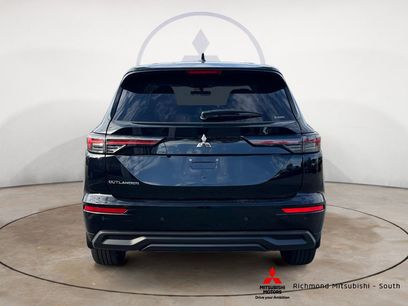 New 2026 Mitsubishi Outlander ES