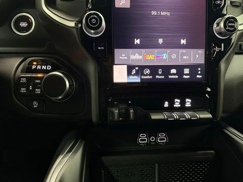 New 2026 RAM 1500 4x4 Crew Cab image 17