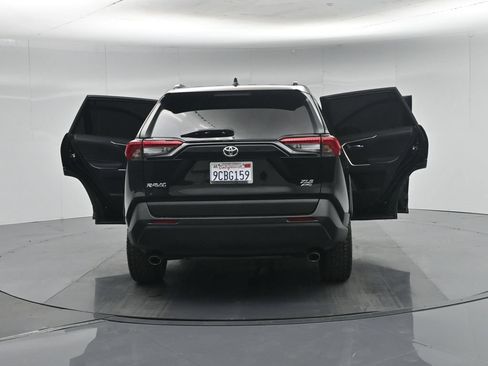Used 2019 Toyota RAV4 XLE AWD/4WD image 33