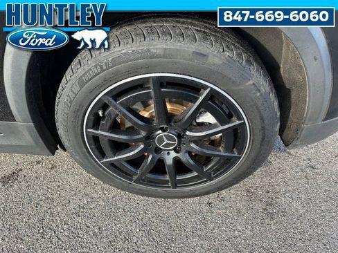 Used 2022 Mercedes-Benz GLA 35 AMG 4MATIC w/ Premium Package Lite image 8