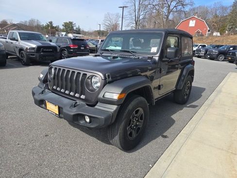 Used 2022 Jeep Wrangler Sport image 3