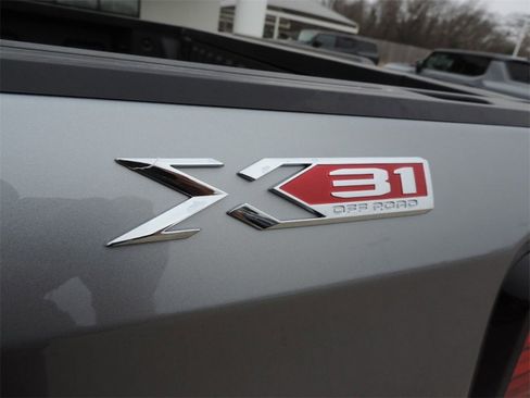 New 2026 GMC Sierra 1500 SLT image 12