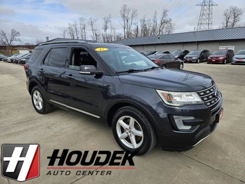 Used 2017 Ford Explorer XLT w/ Equipment Group 202A AWD/4WD image 1