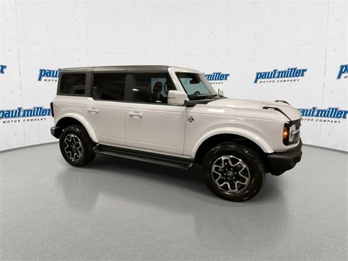 New 2025 Ford Bronco Outer Banks image 13