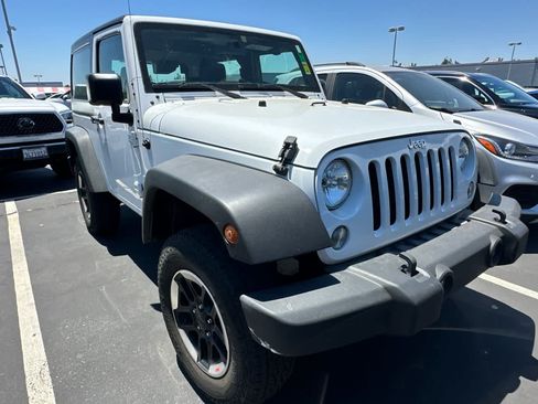 Used 2016 Jeep Wrangler Sport w/ Connectivity Group AWD/4WD image 3