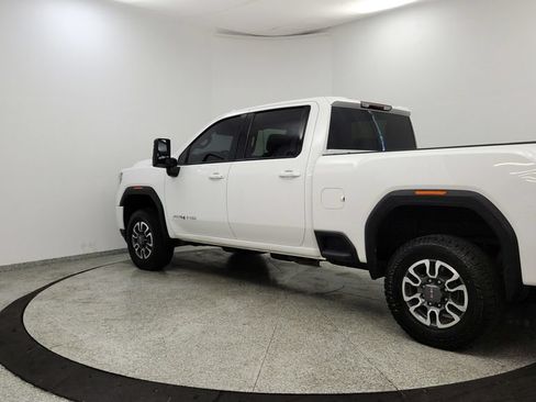 Used 2021 GMC Sierra 2500 AT4 AWD/4WD image 3