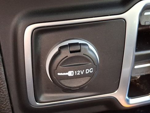 Certified 2024 Jeep Wrangler Unlimited w/ Convenience Group AWD/4WD image 23