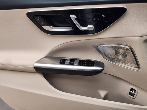 Used 2025 Mercedes-Benz C 300 Sedan image 14