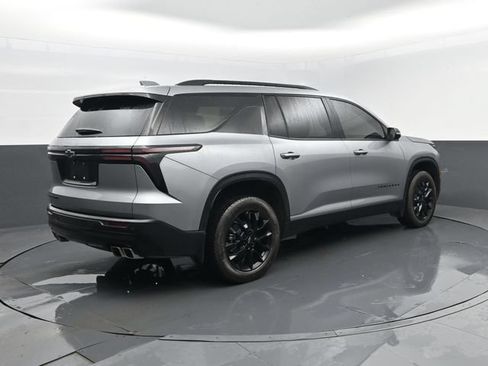 Used 2026 Chevrolet Traverse LT w/ Midnight/Sport Edition AWD/4WD image 25