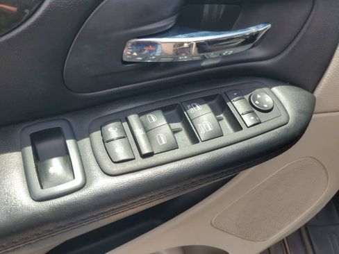 Used 2018 Dodge Grand Caravan SE FWD image 8