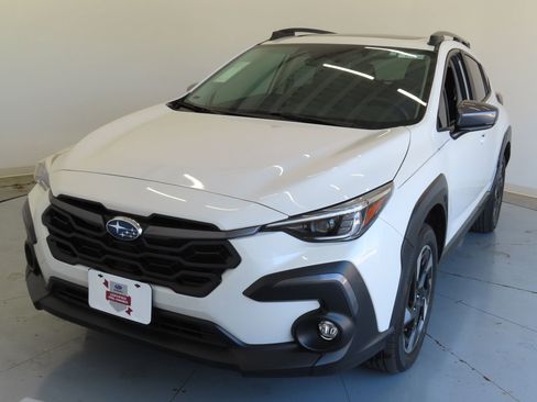 Certified 2025 Subaru Crosstrek 2.5i Limited w/ Crosstrek Mirror Package image 10