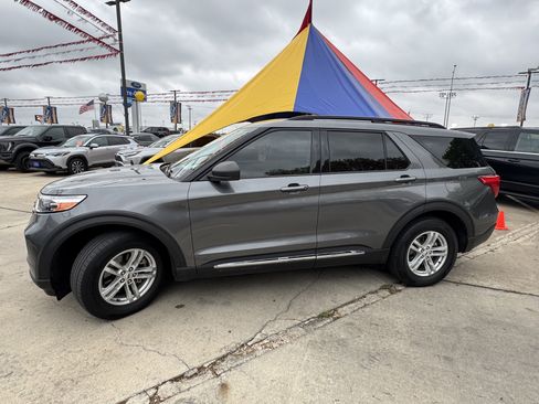 Used 2023 Ford Explorer XLT w/ Equipment Group 202A image 11