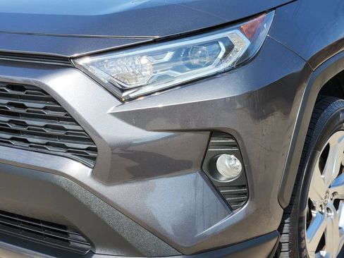 Used 2021 Toyota RAV4 XLE Premium AWD/4WD image 12