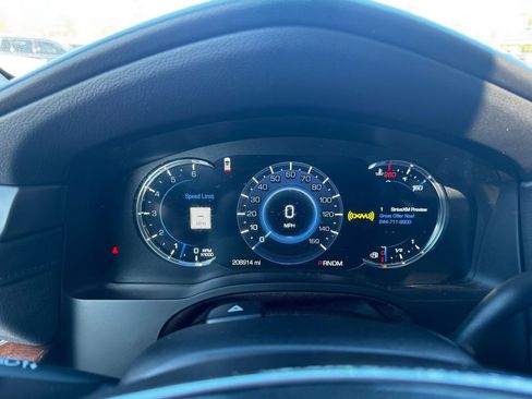 Used 2016 Cadillac Escalade ESV Premium AWD/4WD image 16