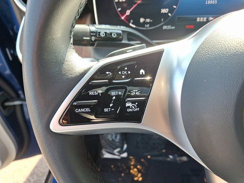 Used 2023 Mercedes-Benz GLC 300 4MATIC image 21