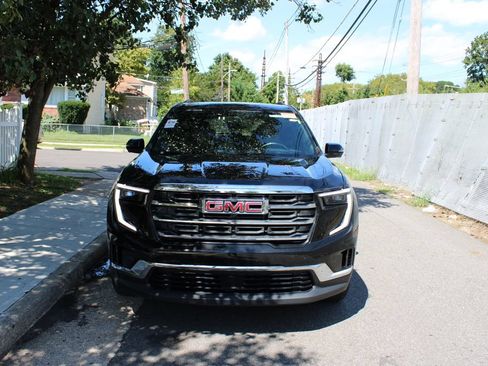 Used 2025 GMC Acadia Elevation FWD image 2