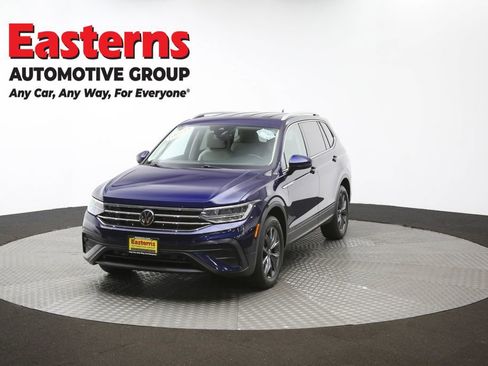 Used 2022 Volkswagen Tiguan SE image 52