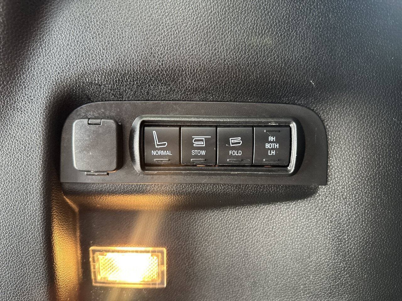 Used 2016 Ford Explorer Limited w/ Equipment Group 301A AWD/4WD image 8