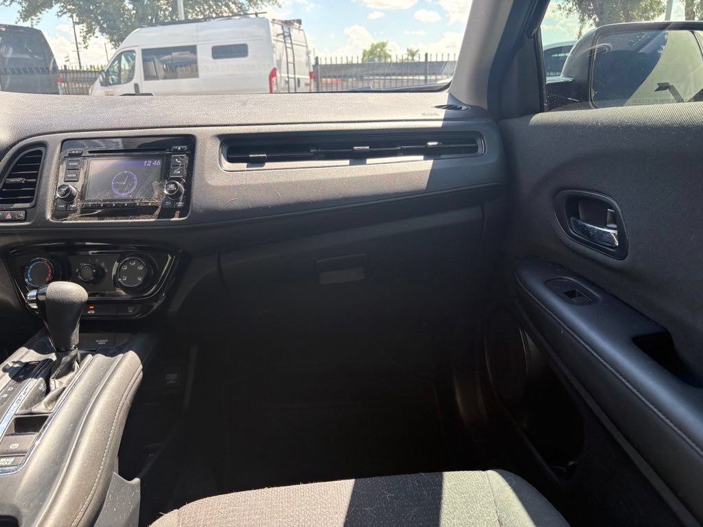 Used 2021 Honda HR-V LX image 7
