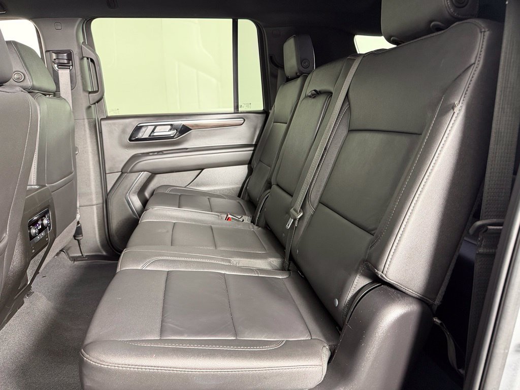 Used 2025 Chevrolet Suburban Z71 AWD/4WD image 20