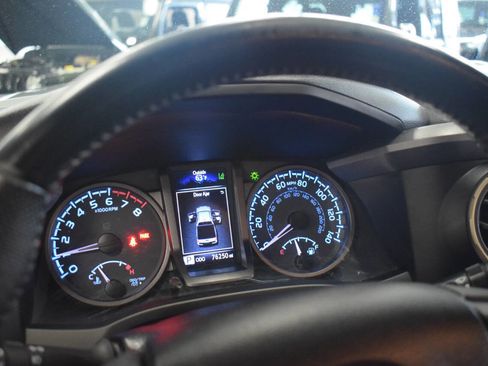 Used 2021 Toyota Tacoma TRD Sport w/ Technology Package image 47