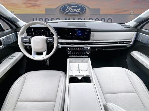 Used 2024 Hyundai Santa Fe Calligraphy AWD/4WD image 16