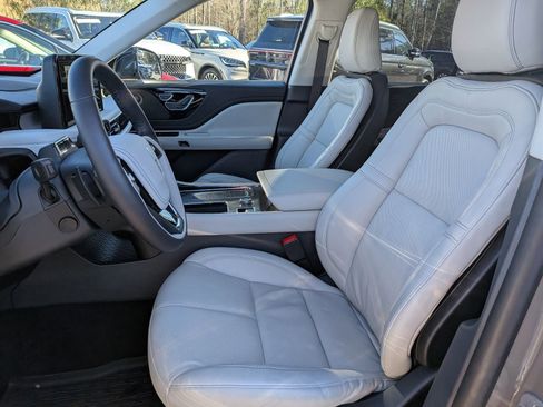 Certified 2025 Lincoln Aviator Reserve image 24