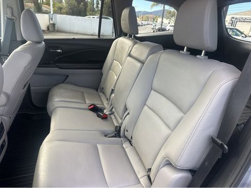 Used 2019 Honda Pilot Touring image 17
