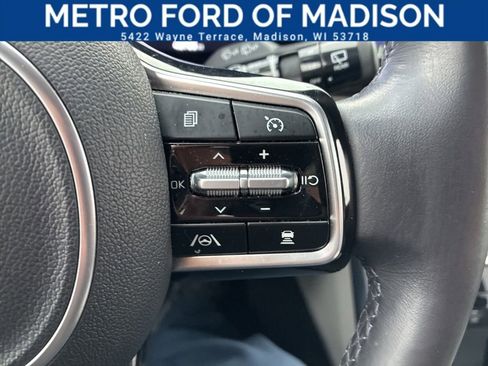 Used 2024 Kia Carnival SX Prestige image 29