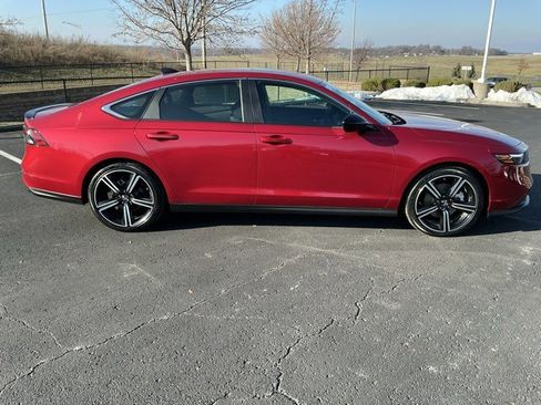 Used 2024 Honda Accord Sport image 2