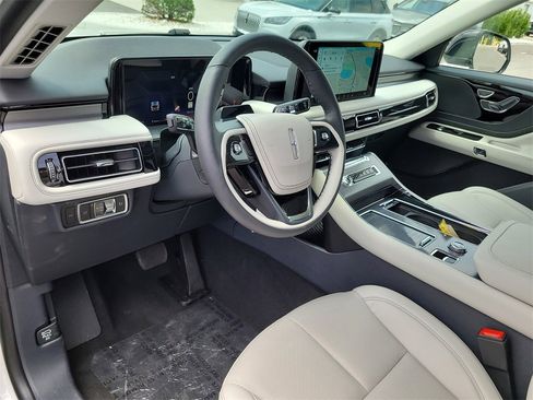 New 2025 Lincoln Aviator Premiere image 17