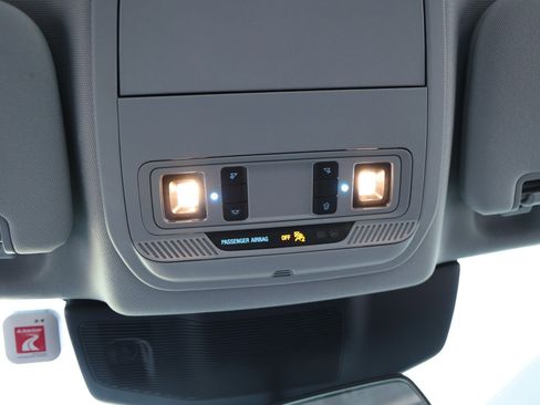 Used 2023 Ford Explorer XLT image 26