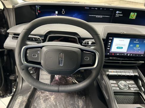 New 2026 Lincoln Nautilus Reserve image 14