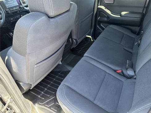 Used 2022 Nissan Frontier SV w/ Technology Package RWD image 30
