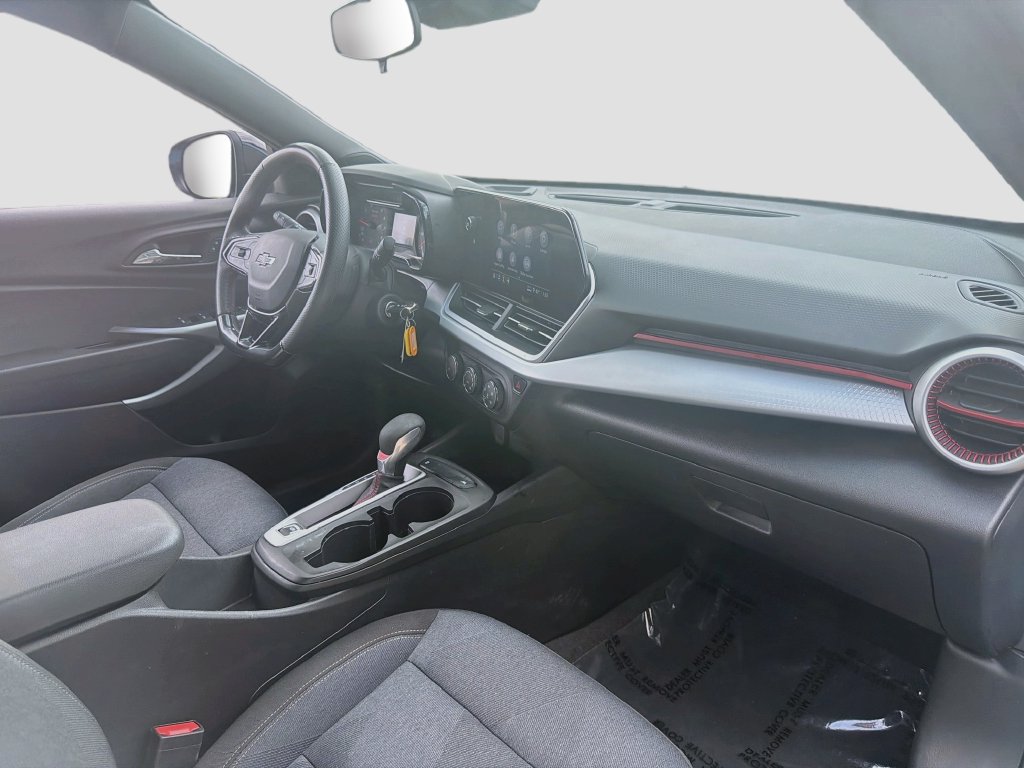 Used 2025 Chevrolet Trax RS w/ Driver Confidence Package FWD image 26