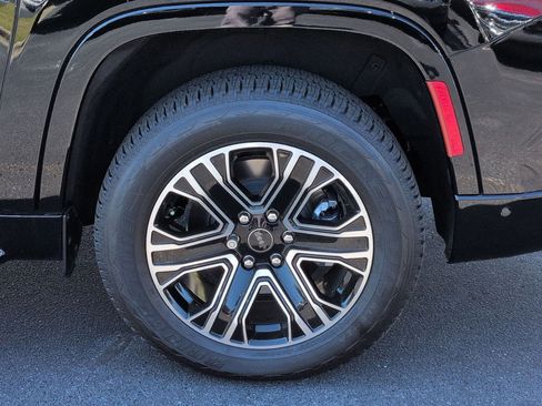 New 2026 Jeep Grand Wagoneer L Base image 9