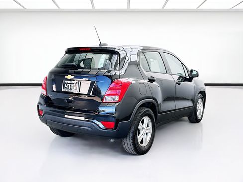 Used 2020 Chevrolet Trax LS FWD image 4
