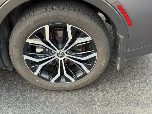 Certified 2023 Toyota Crown image 8