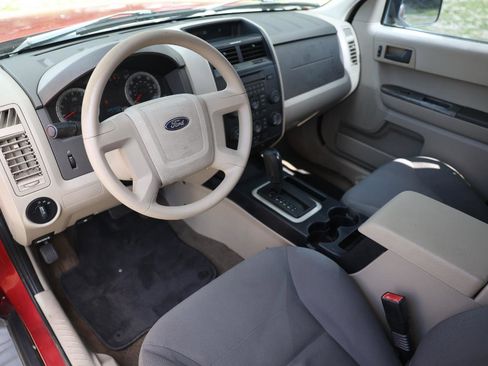 Used 2008 Ford Escape XLS FWD image 4