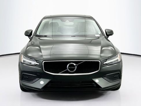 Used 2020 Volvo S60 T5 Momentum image 2