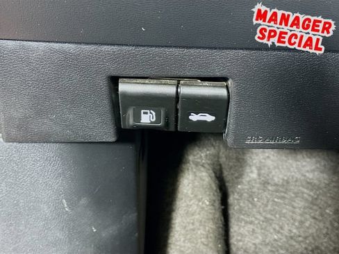 Used 2024 Nissan Versa SV FWD image 11